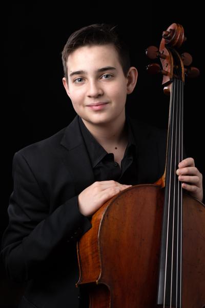 Music Institute Academy member, Jan Vargas Nedvetsky